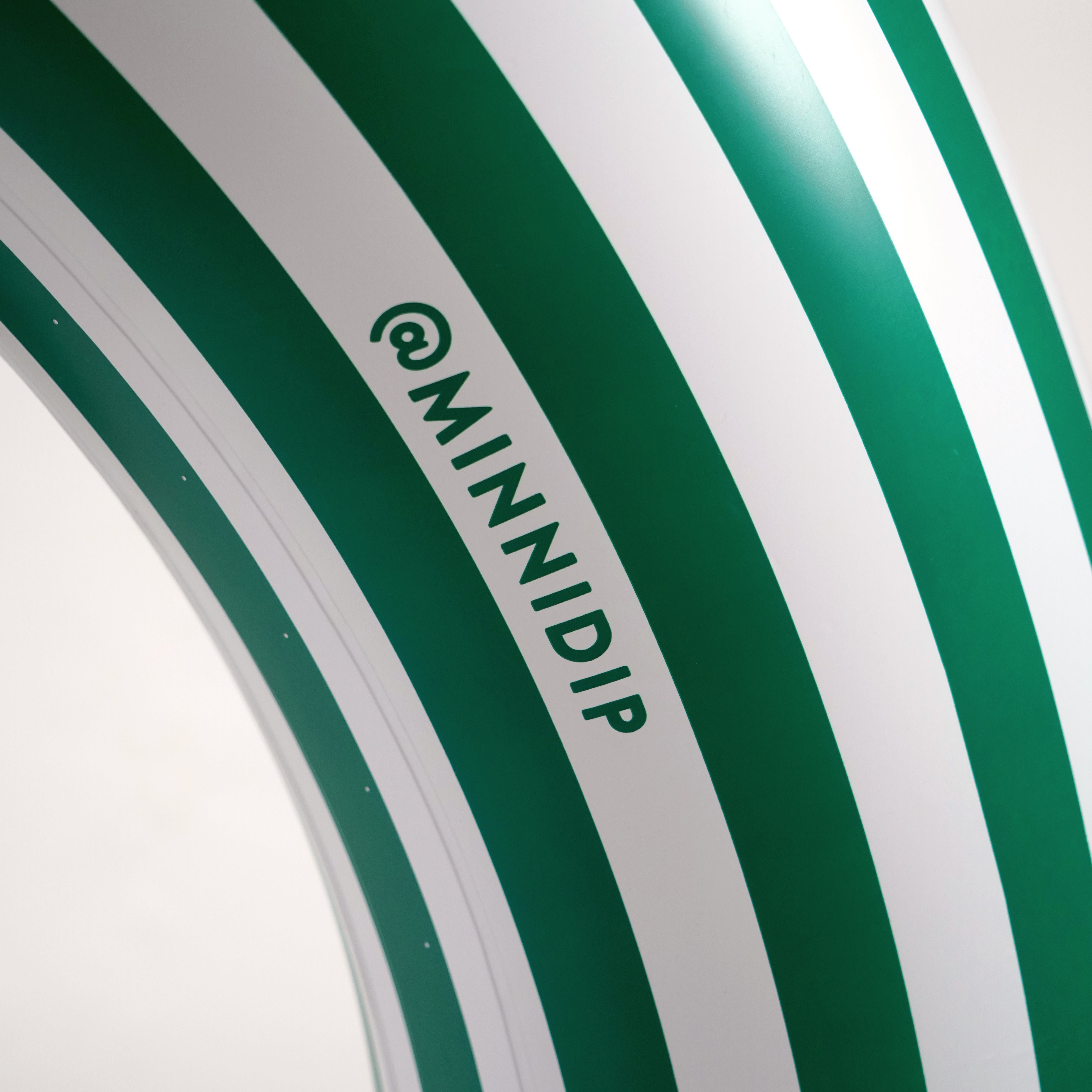 the STRIPED LIMONE Garland Arch Sprinkler