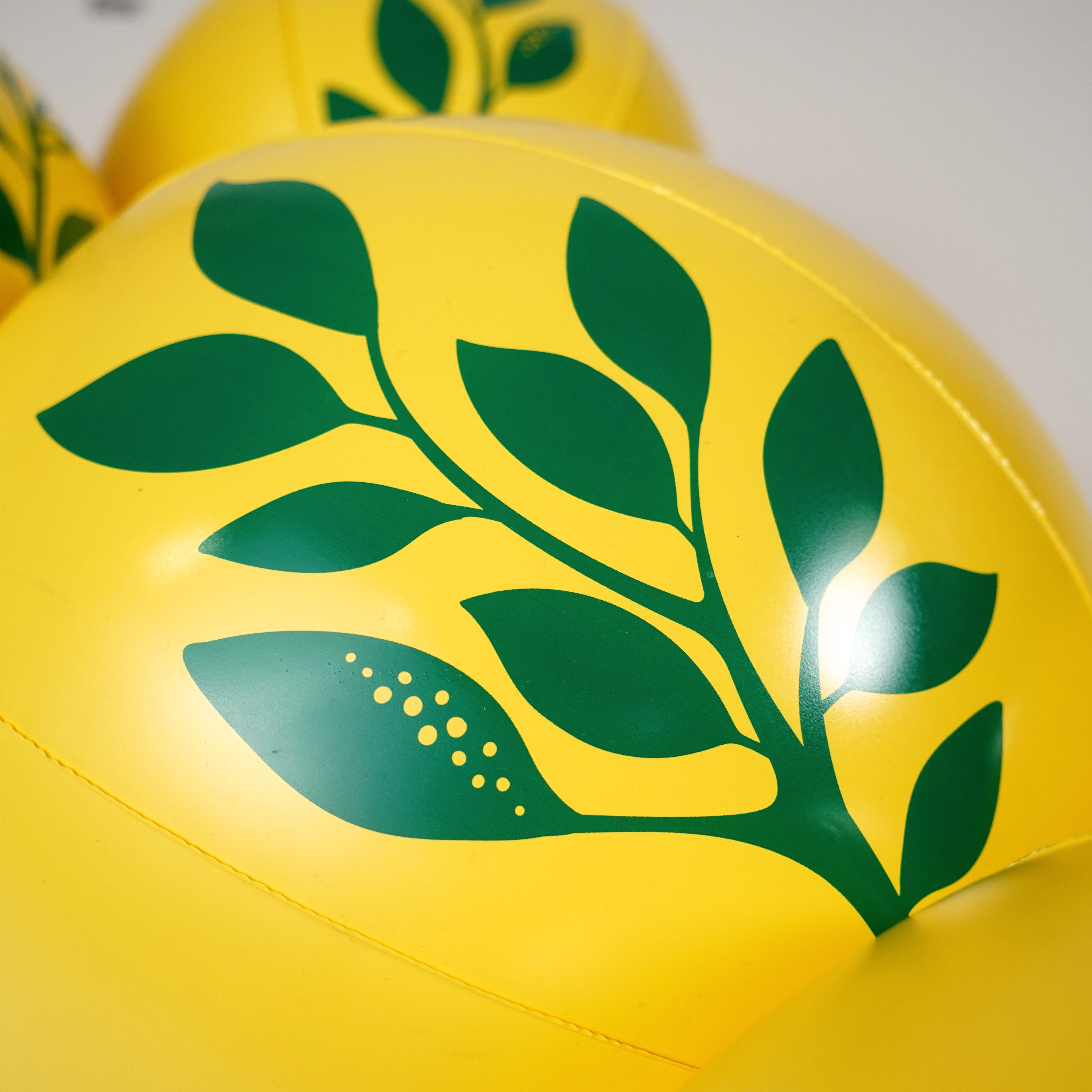 the STRIPED LIMONE Garland Arch Sprinkler