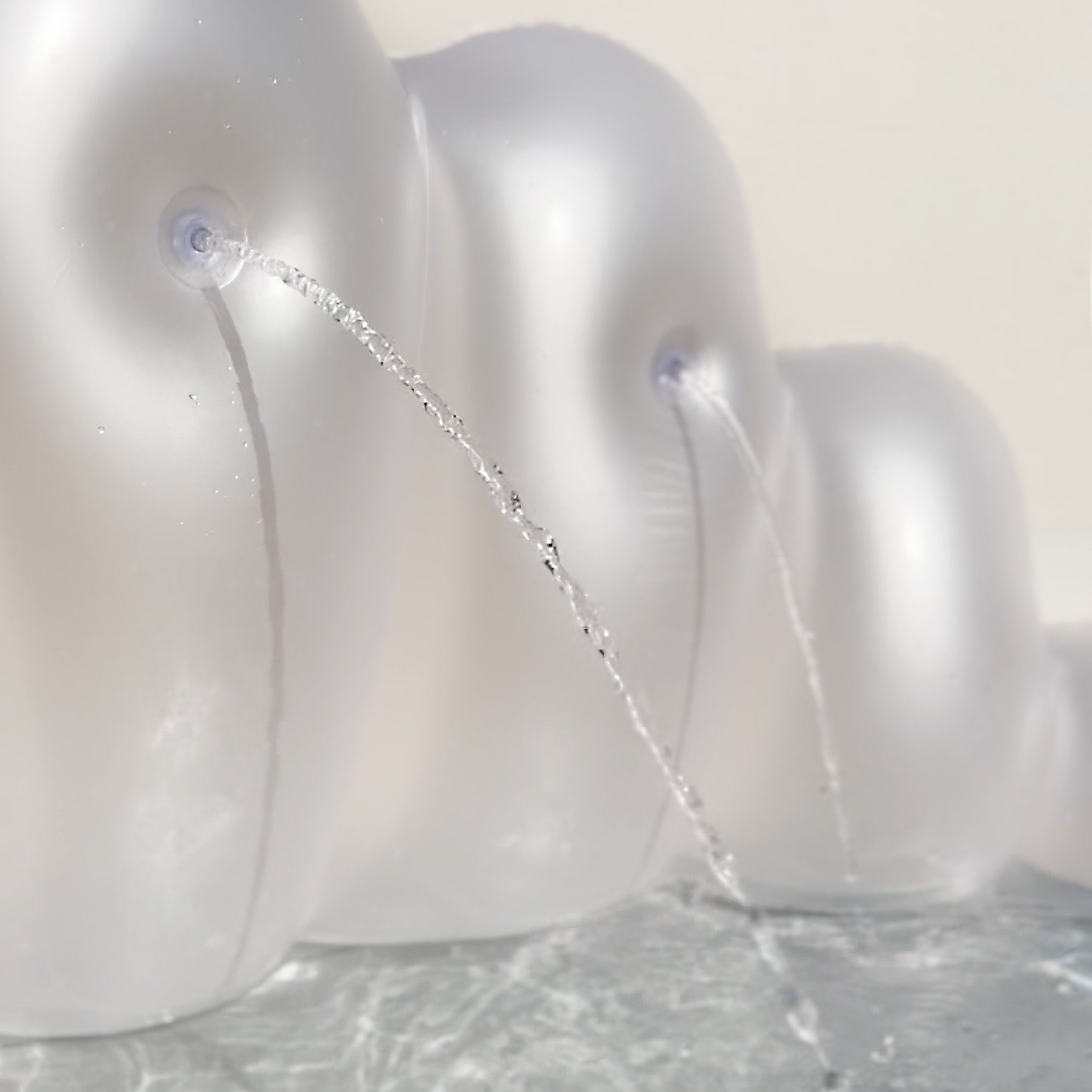 the COASTAL PEARL Seashell Fountain Pool