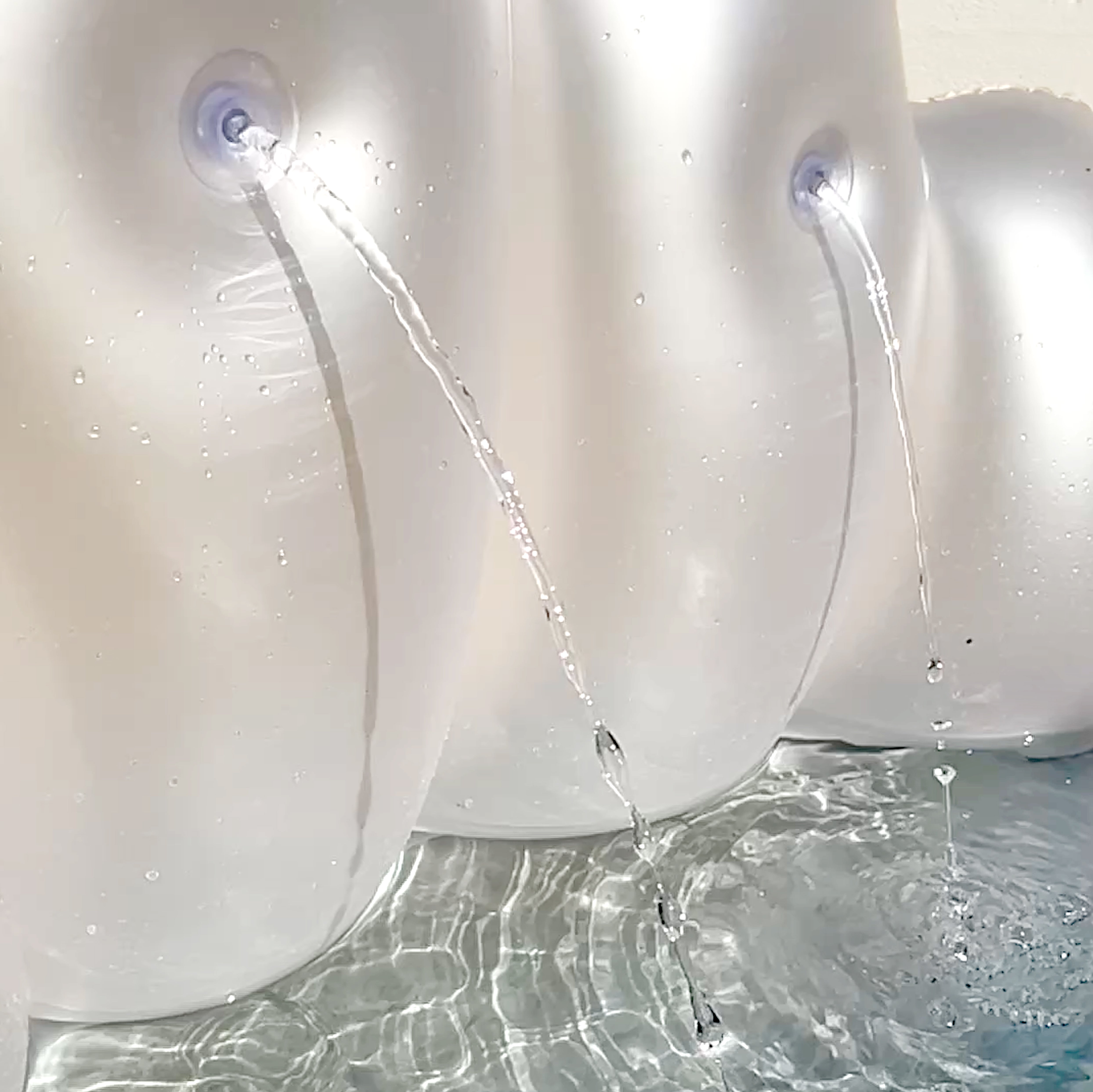 the COASTAL PEARL Seashell Fountain Pool