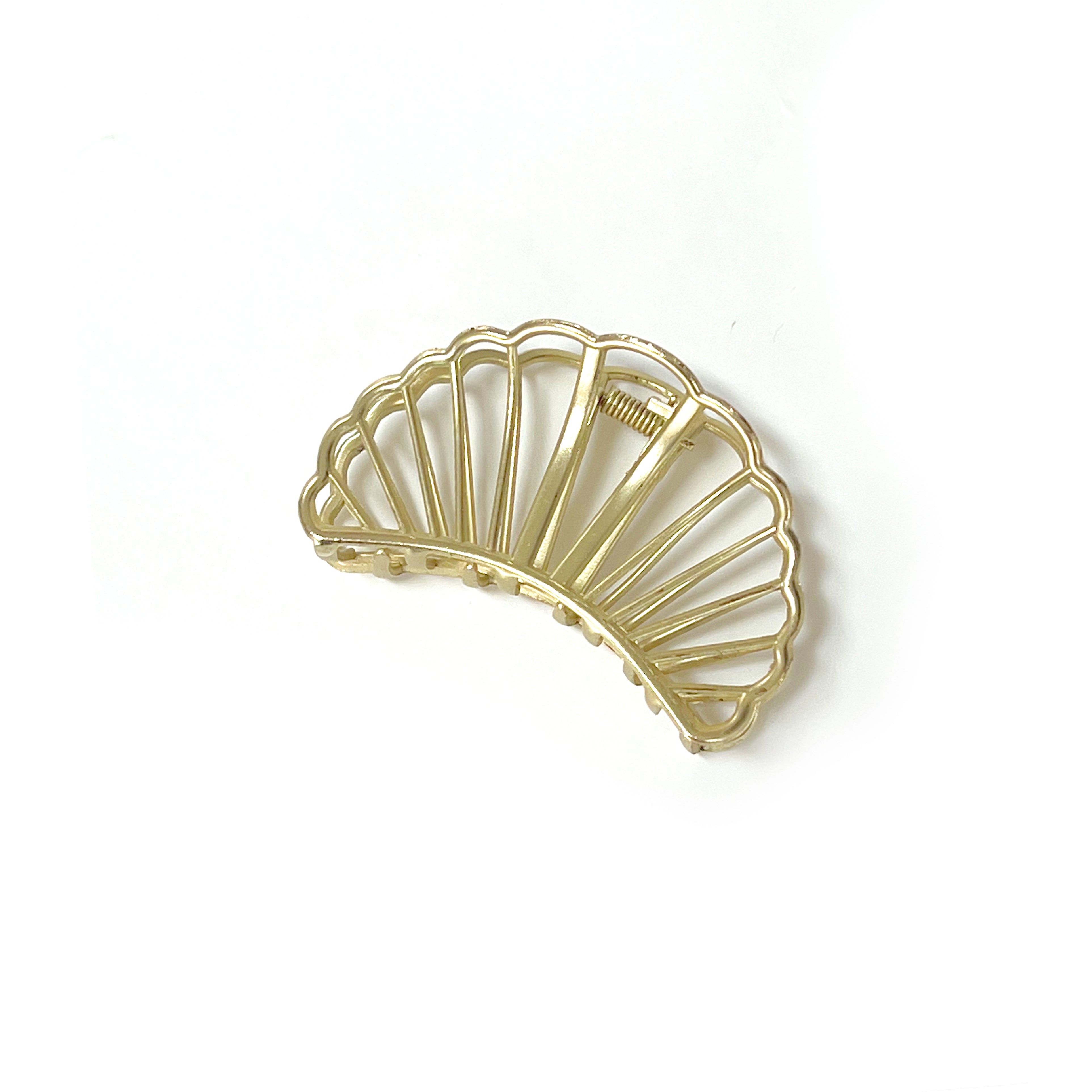 the GOLDEN SHELL Hair Clip