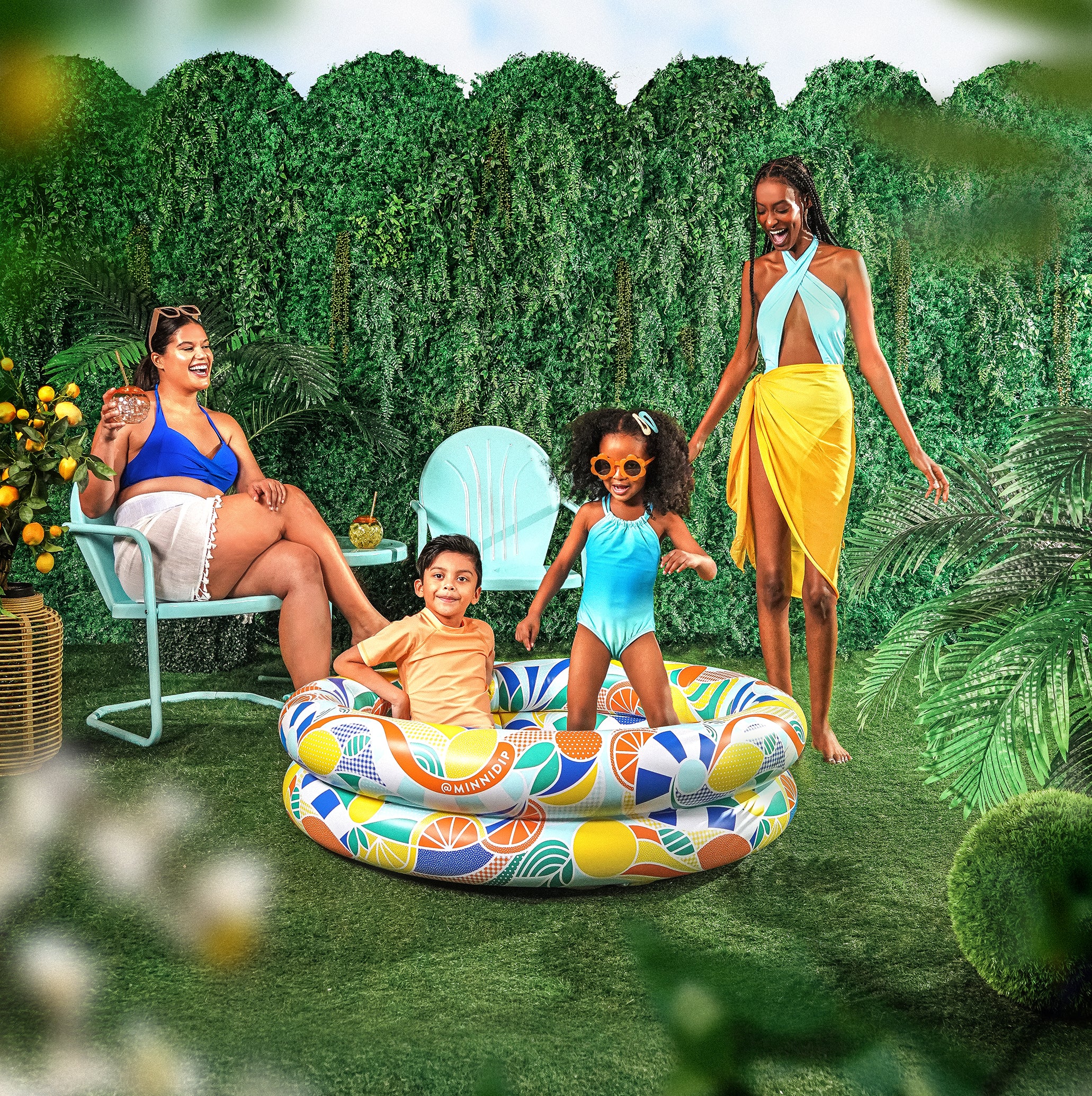 the CITRUS WAVE MINNI-MINNI luxe inflatable pool