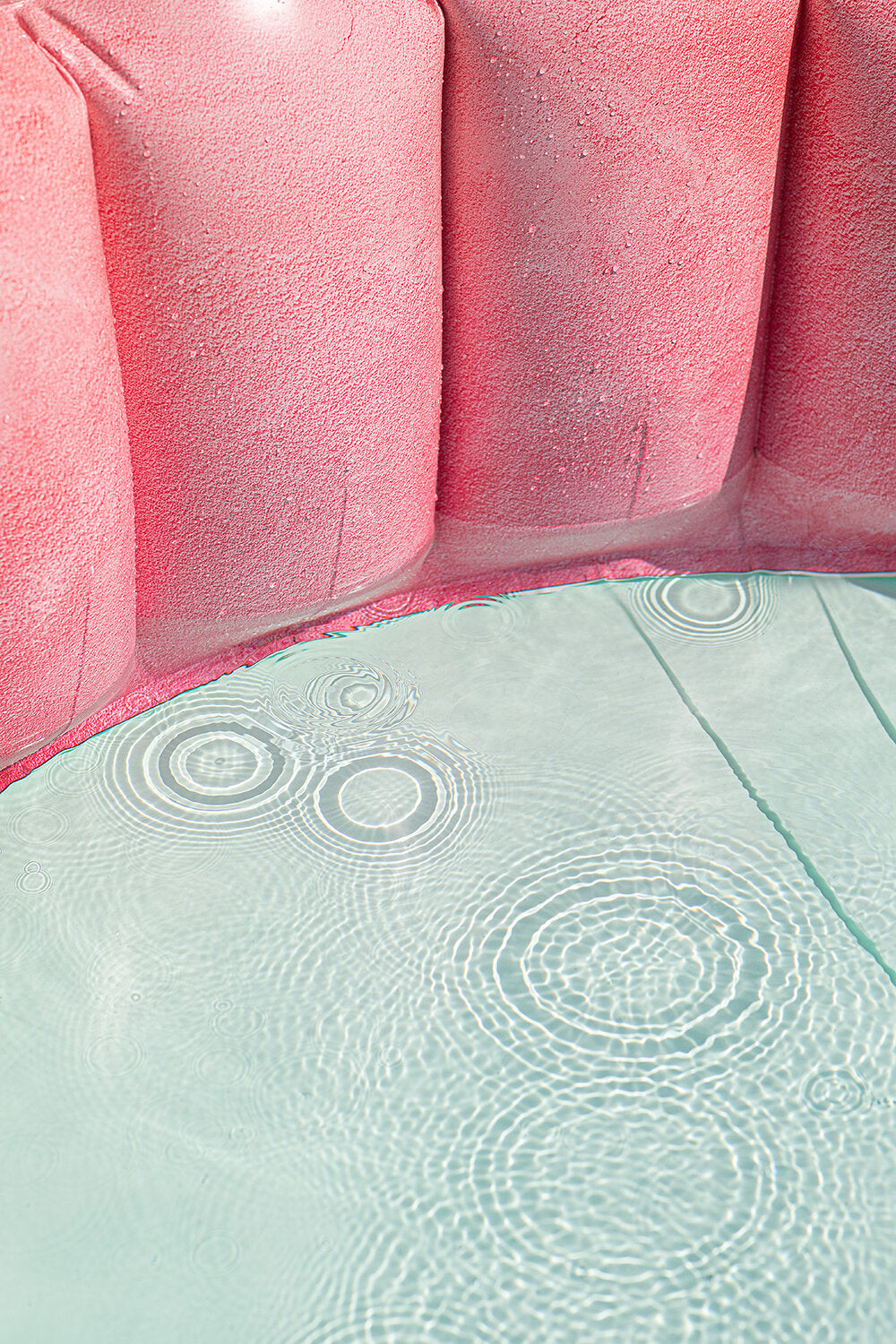 the CONDESA Luxe Inflatable Pool