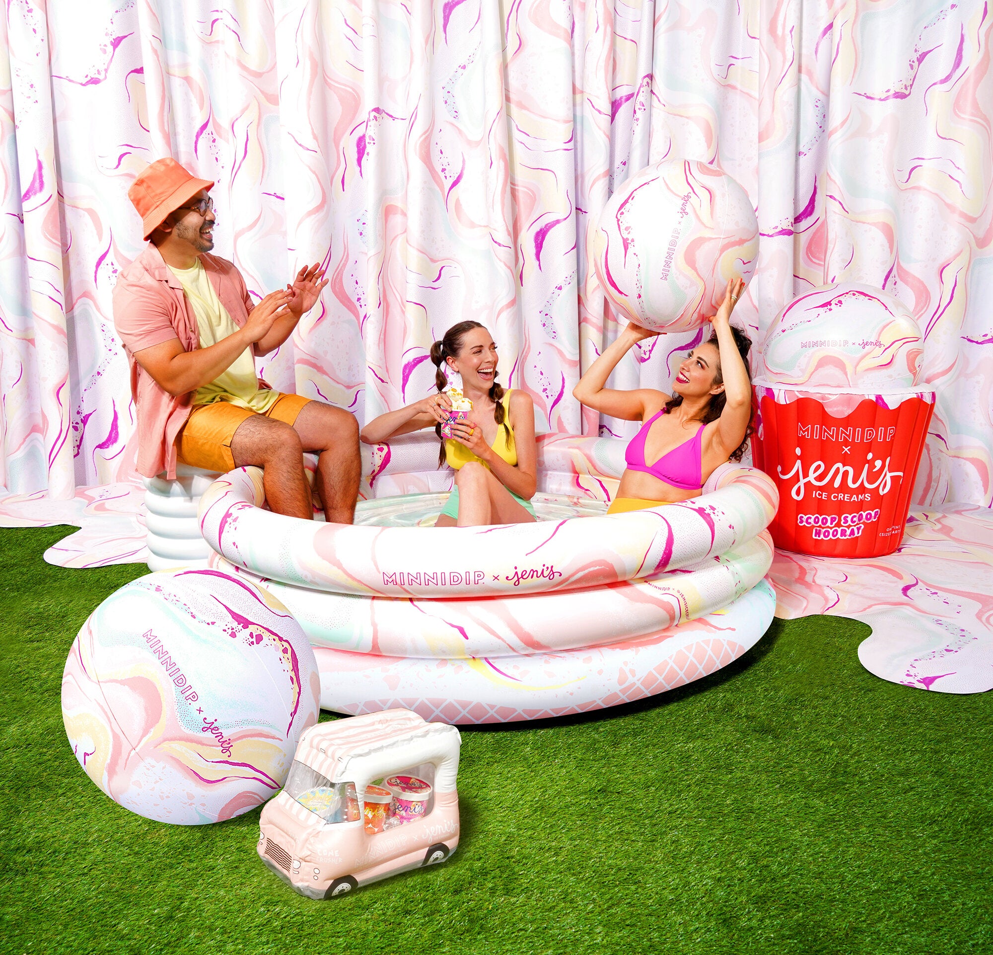 the MINNIDIP x JENI'S Luxe Inflatable Pool