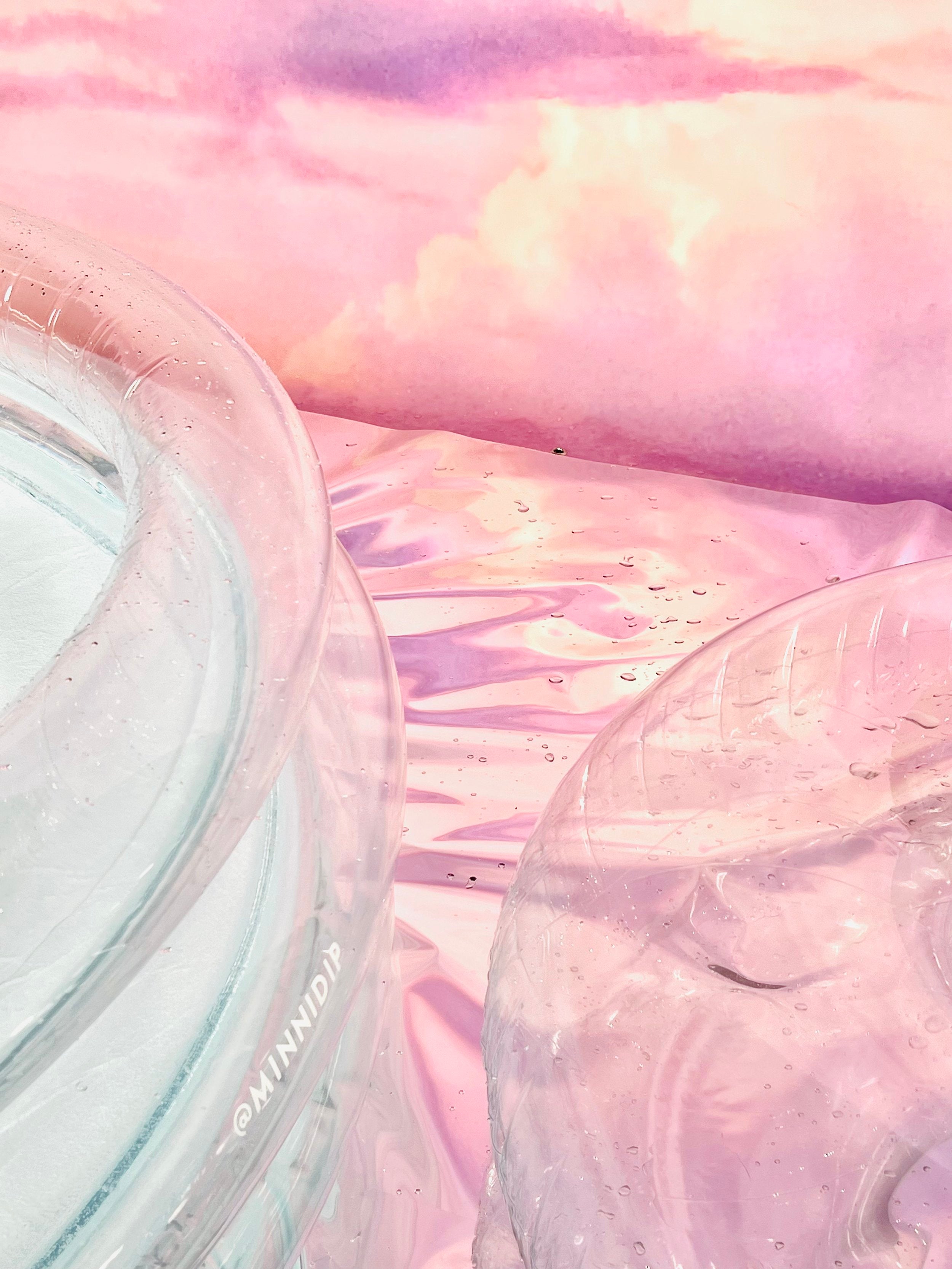 the B(AIR)LY THERE™ luxe inflatable pool