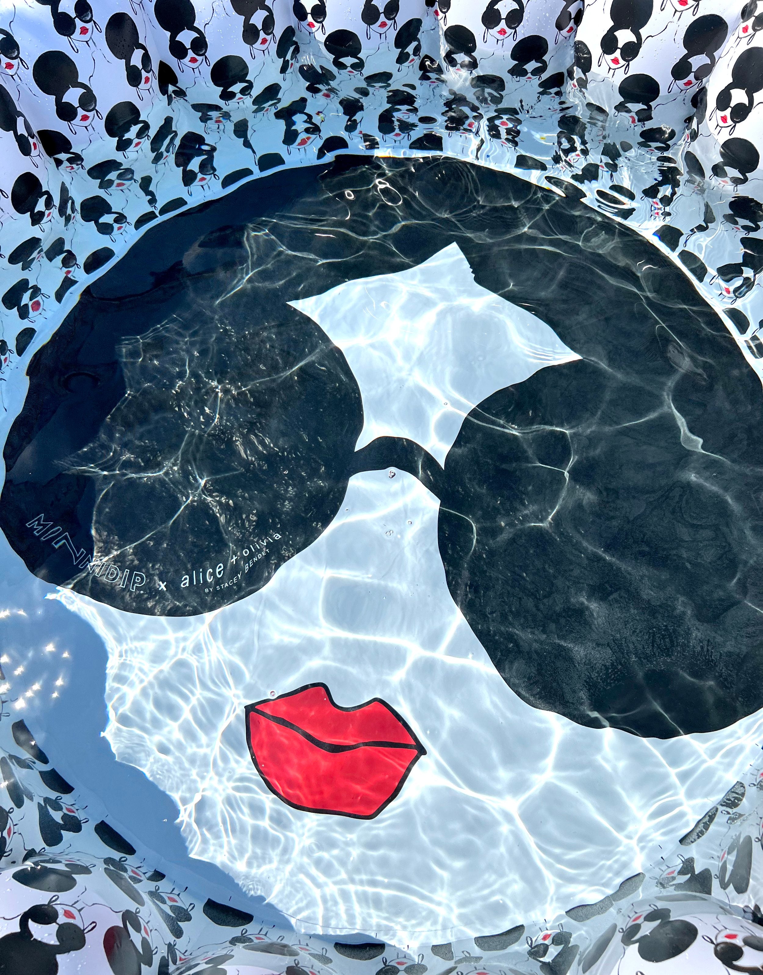 the MINNIDIP x ALICE + OLIVIA Tufted Luxe Inflatable Pool