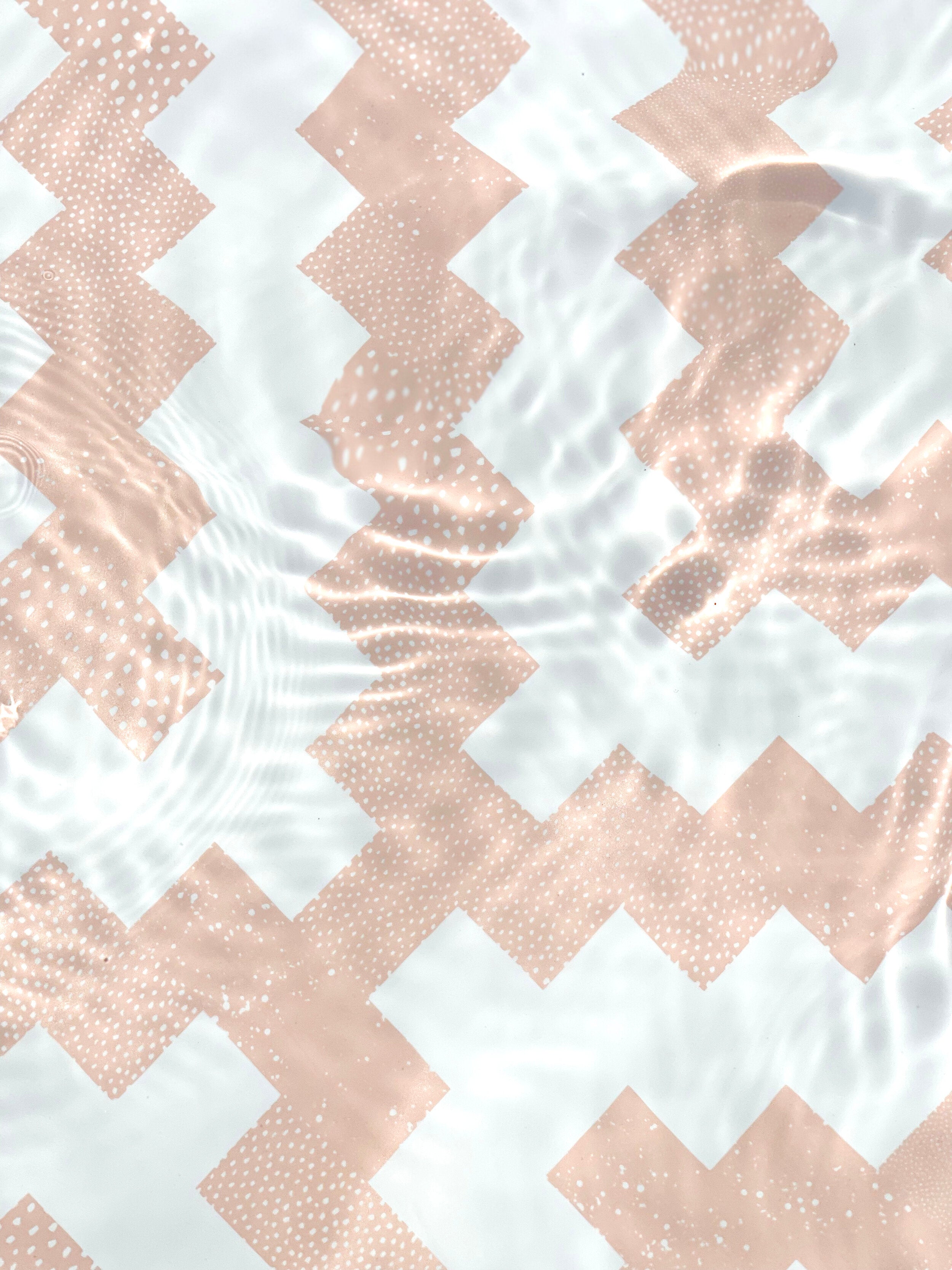 the VENEZIA Luxe Inflatable Pool