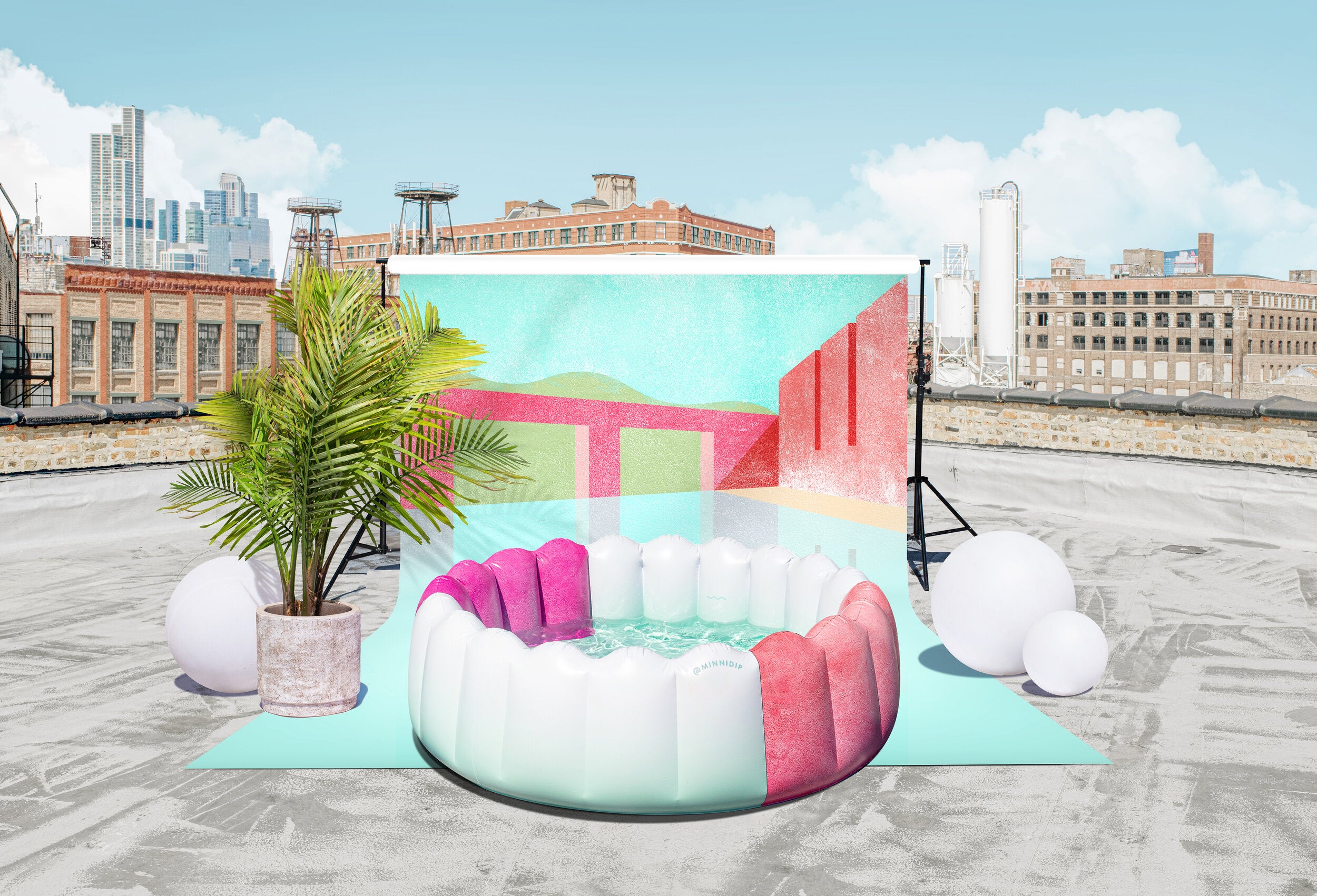 the CONDESA Luxe Inflatable Pool