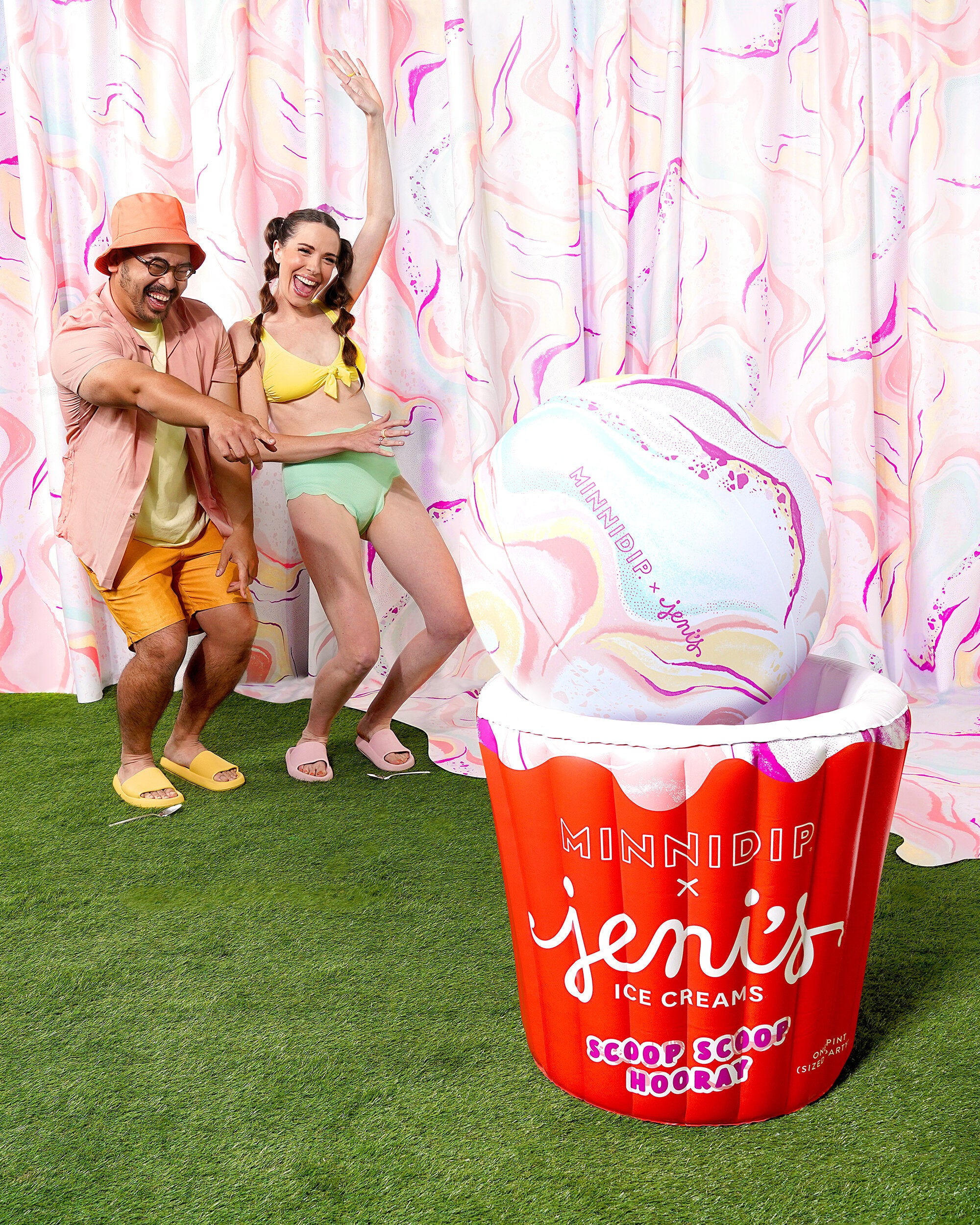the MINNIDIP x JENI'S Ice Cream Pint Toss Game