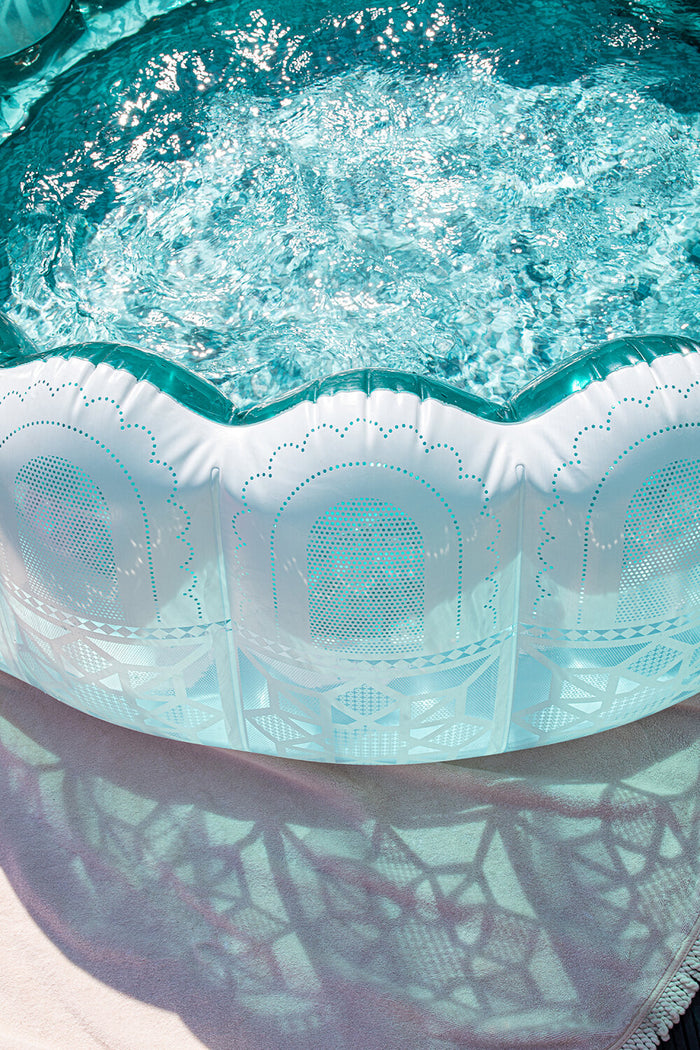 Pools & Floats