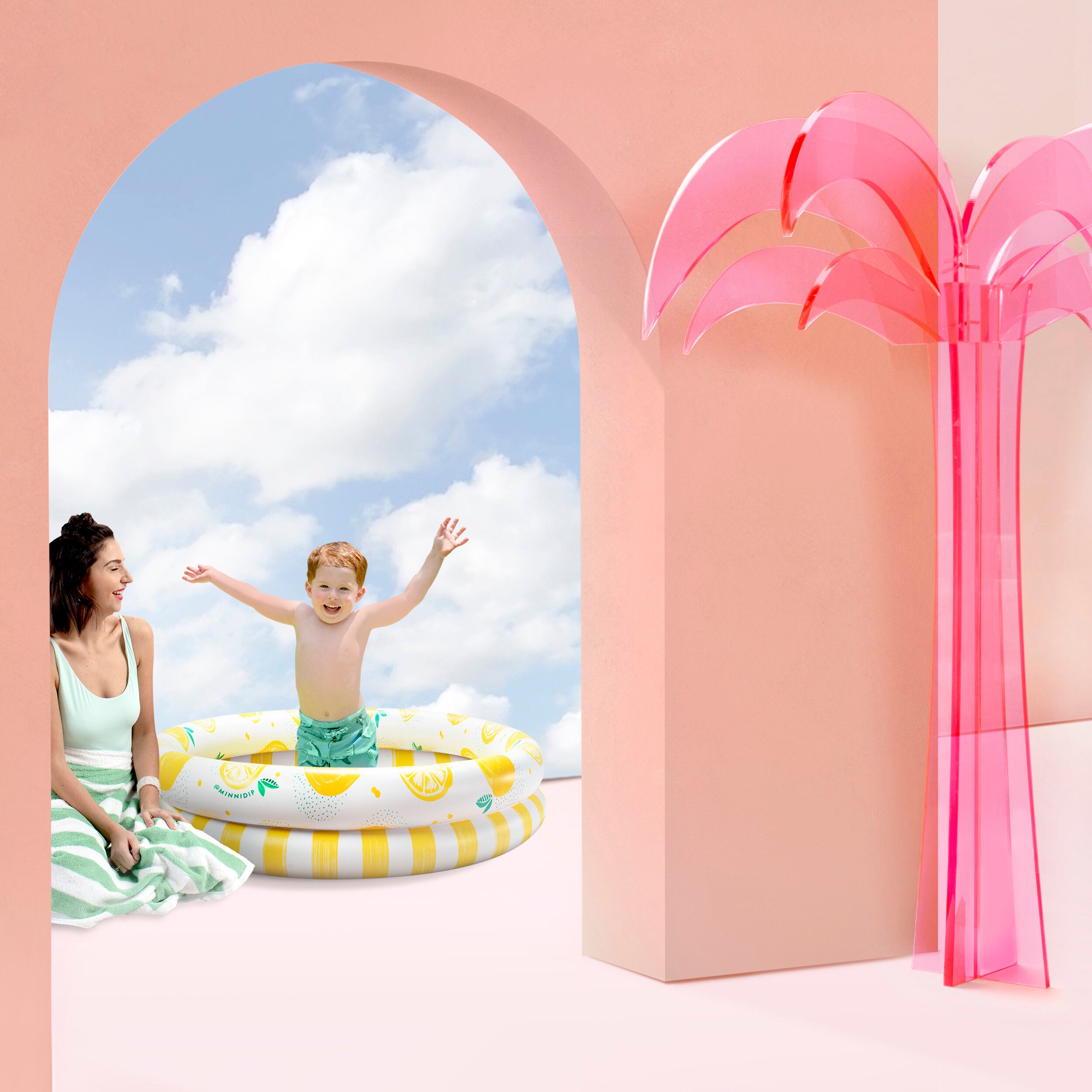 the SPLASH OF CITRUS MINNI-MINNI luxe inflatable pool