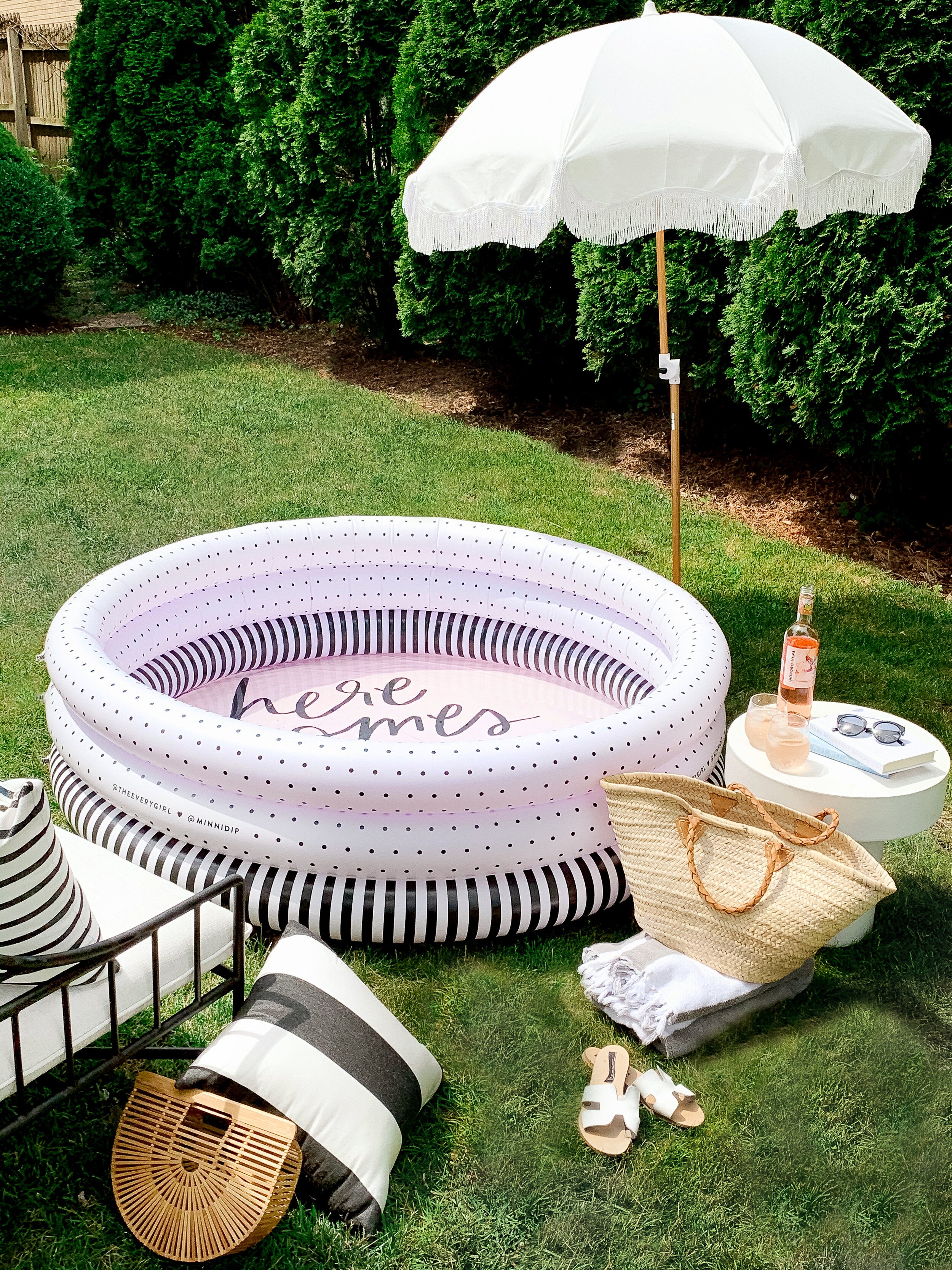 the MINNIDIP x EVERYGIRL Luxe Inflatable pool
